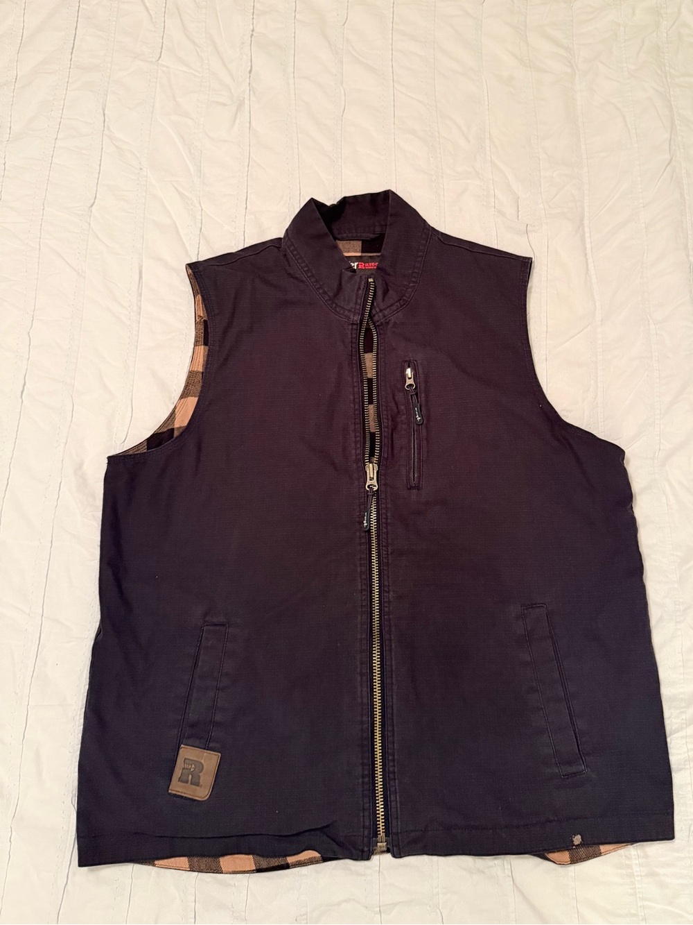 Wrangler Black Sleeveless Work Vest with Zipper Pockets